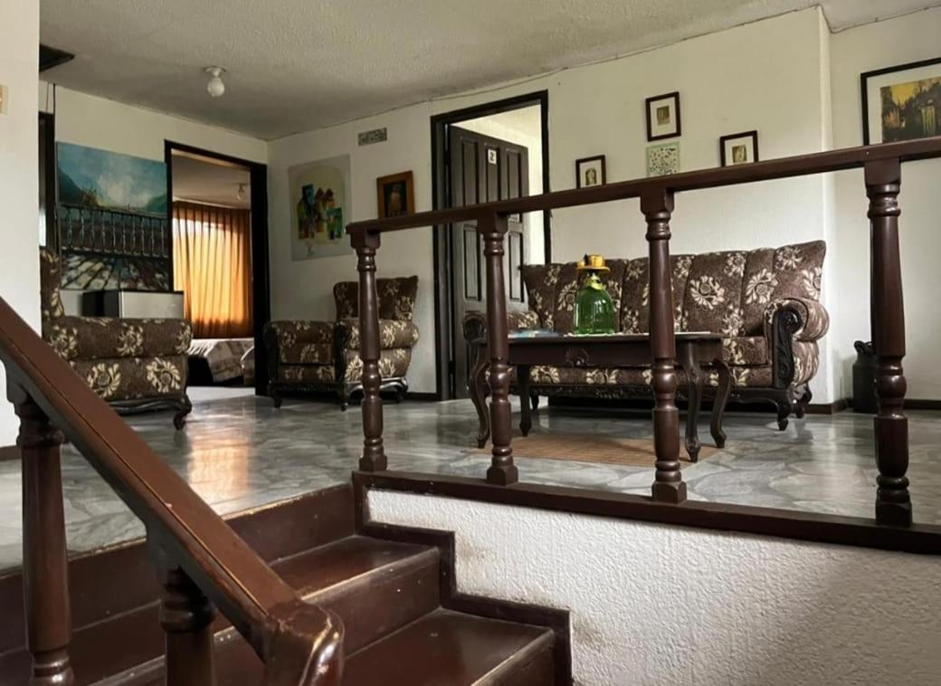 Hosteria La Gaviota Bed & Breakfast Riobamba Exterior photo